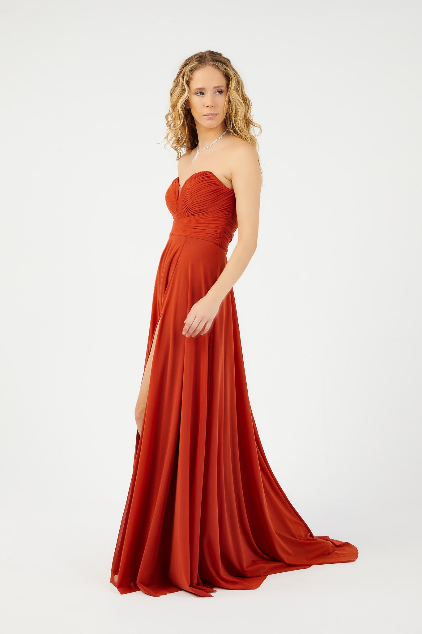 SİM İstiridye Modeli Straplez Şifon Elbise 7021