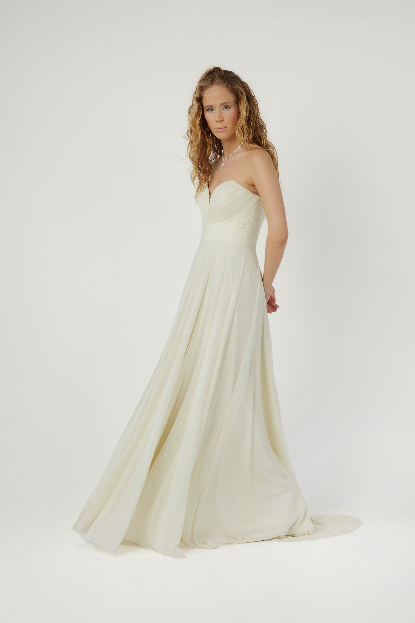 SİM İstiridye Modeli Straplez Şifon Elbise 7021